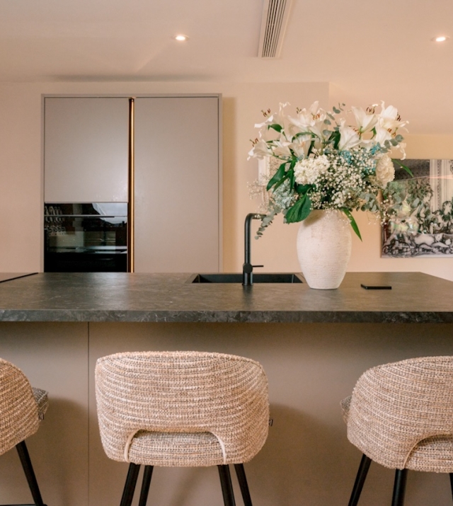Resa Estates Ibiza apartment Ibiza sale verkoop Roca llisa kitchen counter.JPG
